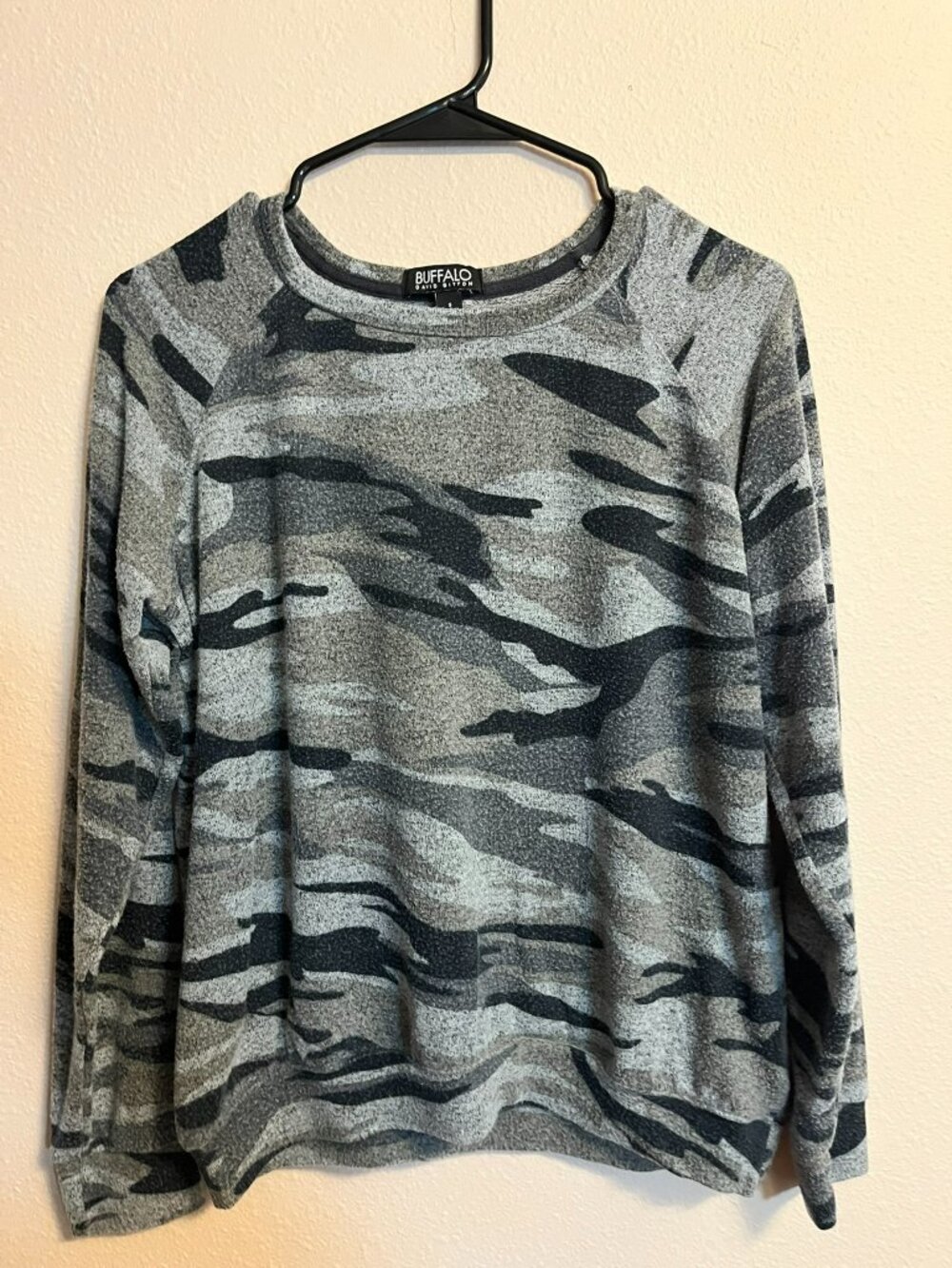 💖4/$20💖Buffalo David Bitton Camo Print Pullover Top - Long Sleeve - Size S